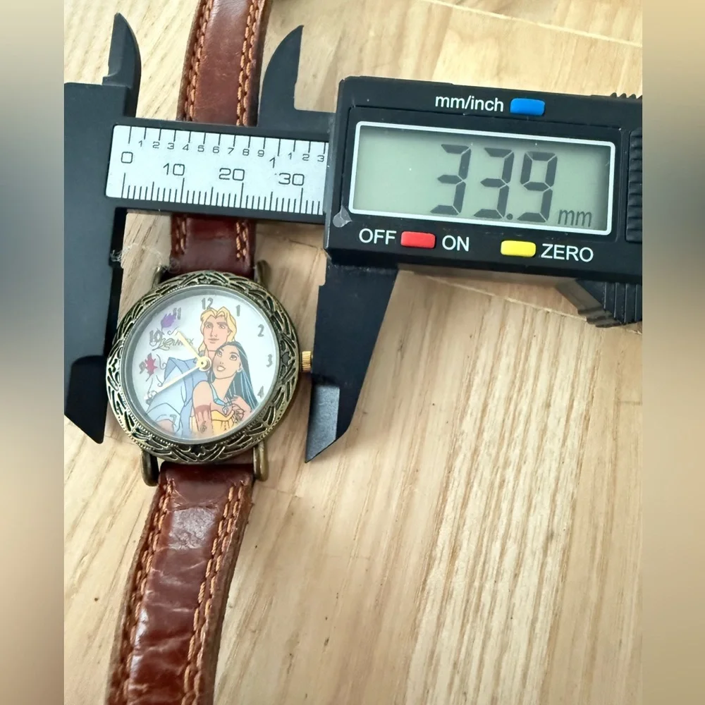 Vintage Timex Disney Pocahontas rotating leaves watch NEW BATTERY